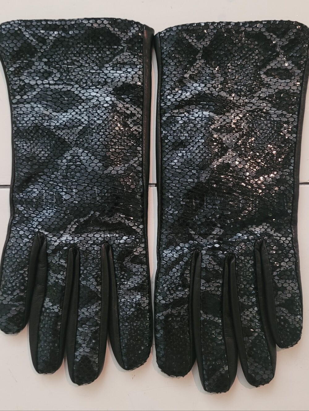 Antonio Murolo Black Leather & Cashmere Lined Gloves w/  Snake Textured-Overlay